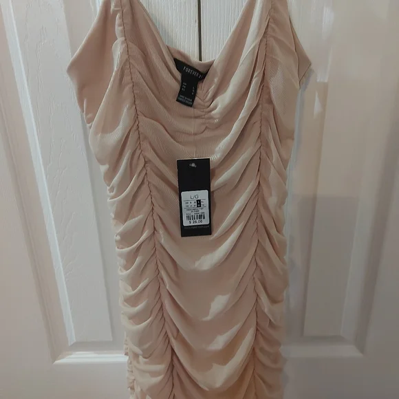 Dress - Picture 4 of 4